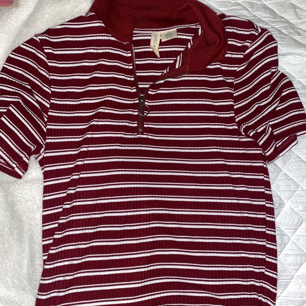 Small, pacsun top